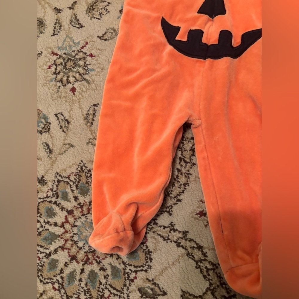 Halloween Pumpkin Costume 3-6 month - Picture 2 of 15